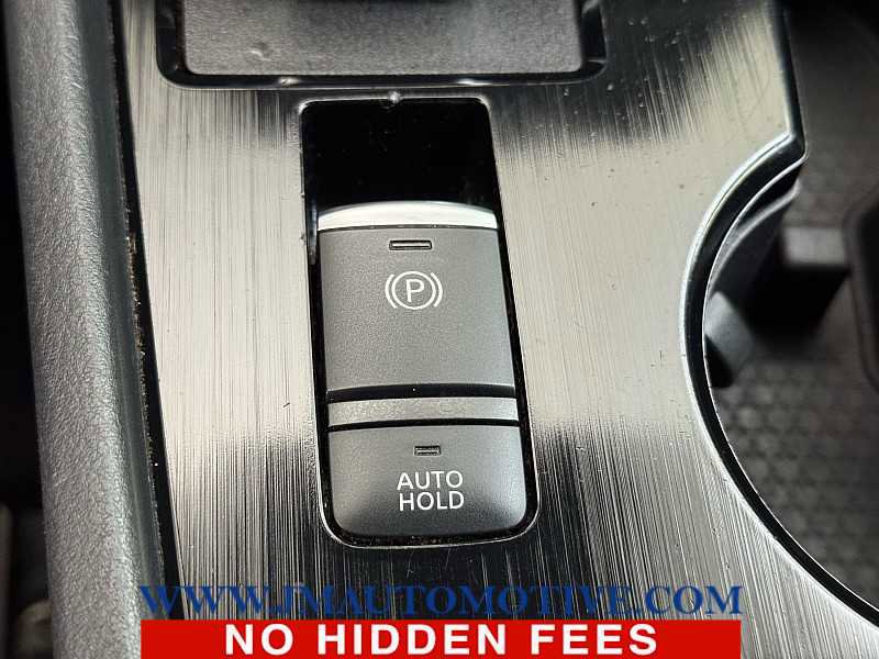 Used 2021 Nissan Rogue S image 32