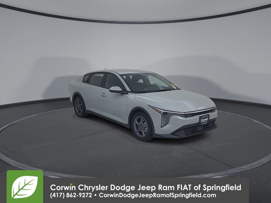 Used 2025 Kia K4 FWD image 3