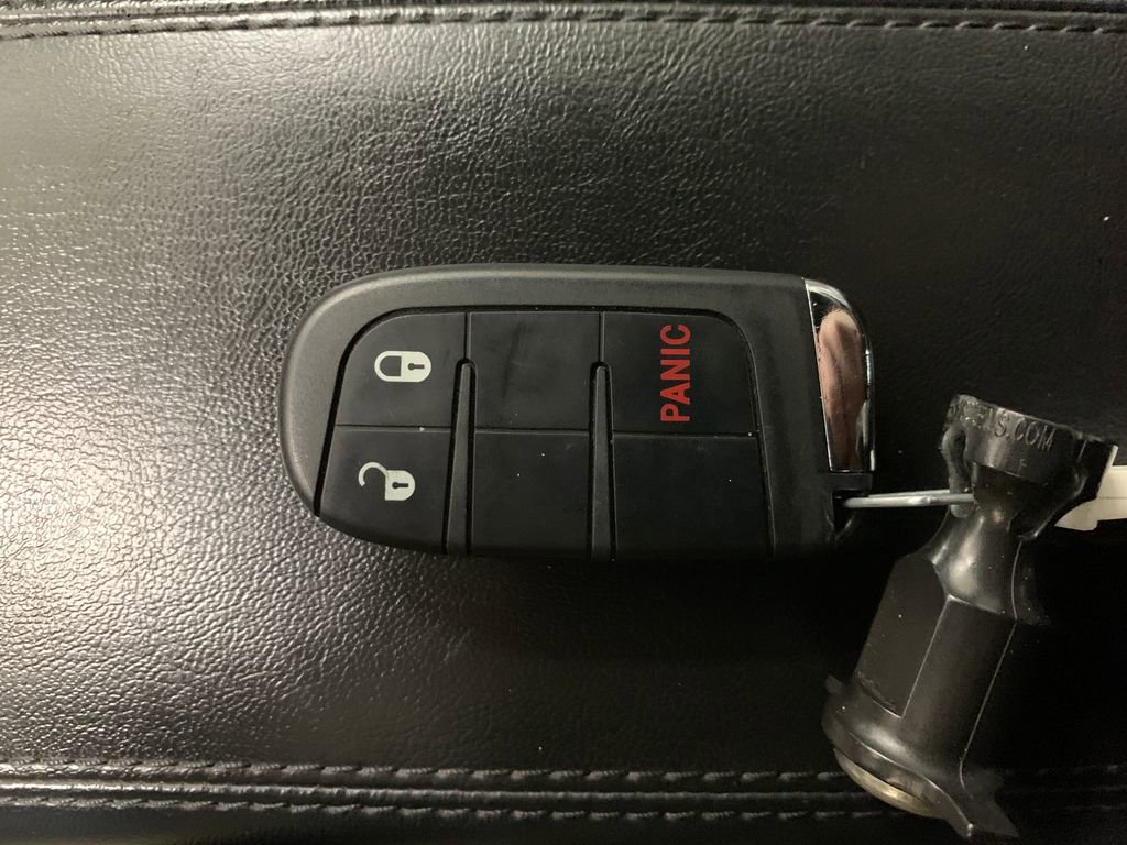 Used 2024 Jeep Compass Latitude image 15