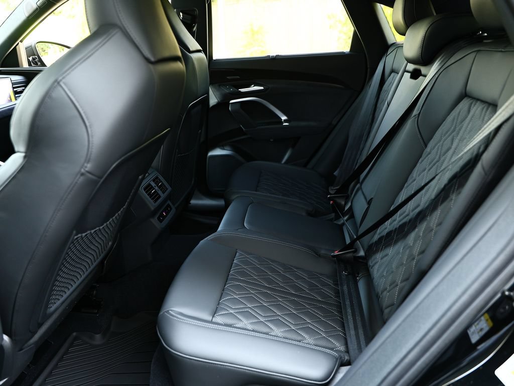 New 2026 Audi SQ5 Prestige AWD/4WD image 17