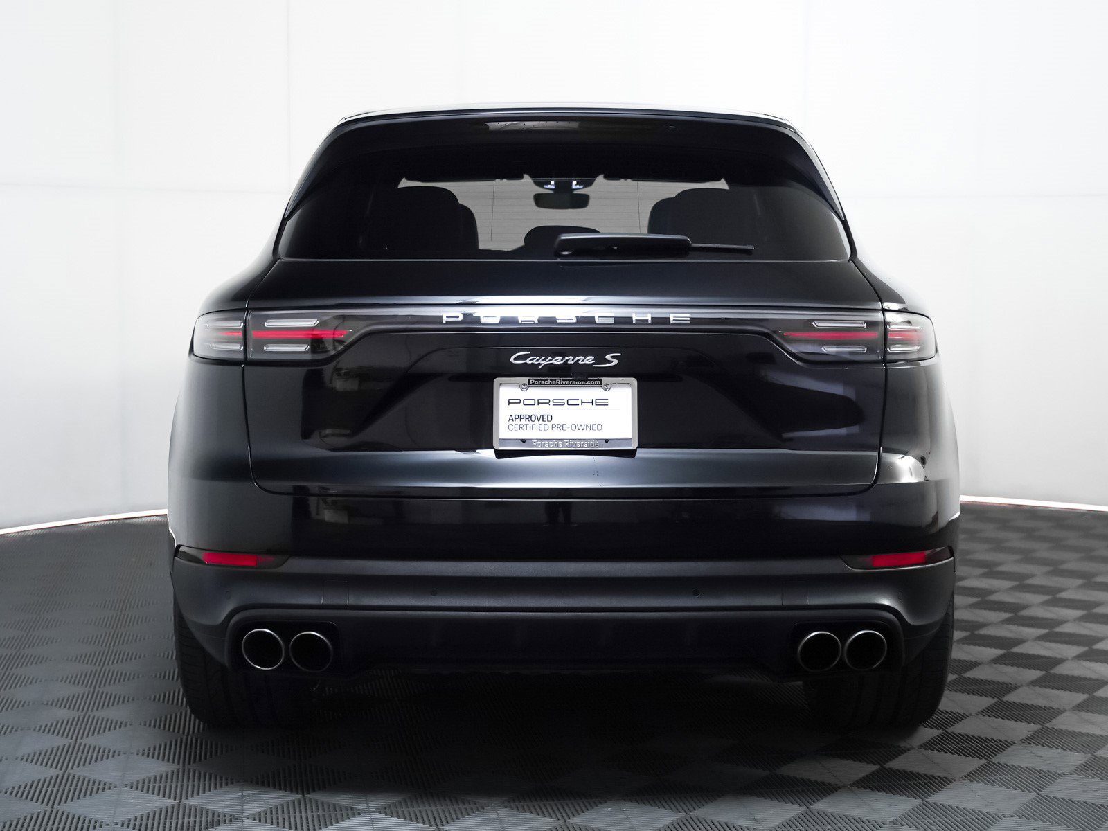 Used 2023 Porsche Cayenne image 11
