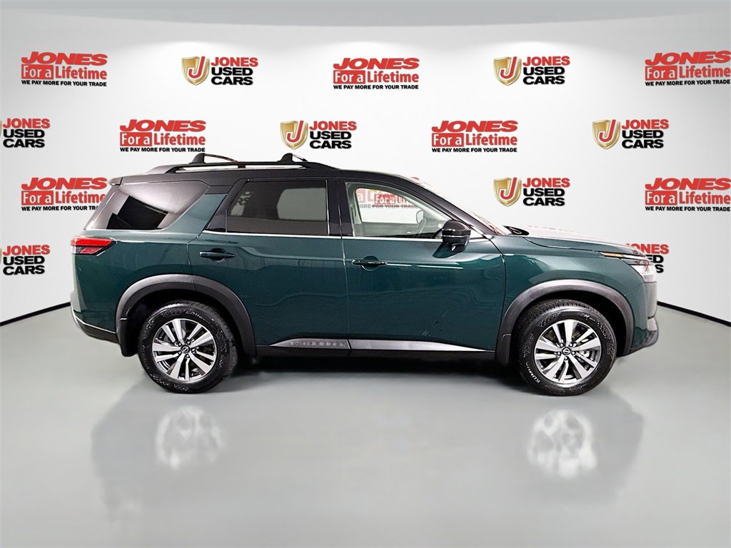Certified 2023 Nissan Pathfinder SL w/ Black Appearance Package image 17