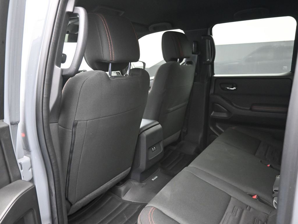 Used 2025 Nissan Frontier PRO-4X AWD/4WD image 16