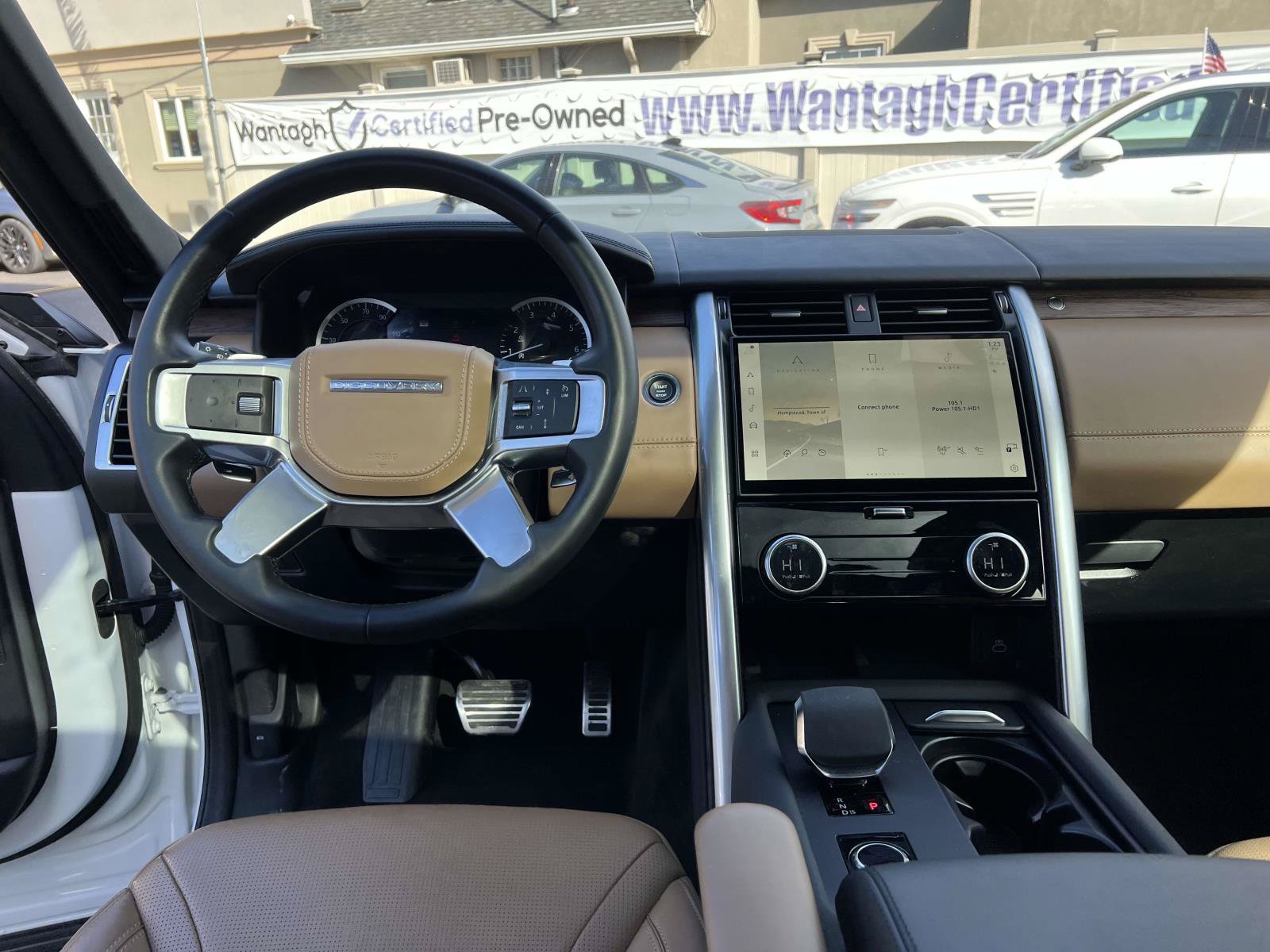 Used 2023 Land Rover Discovery HSE R-Dynamic AWD/4WD image 12