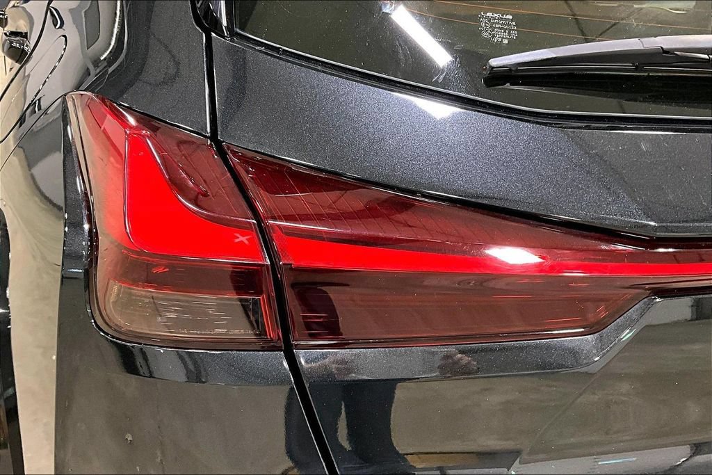 Used 2022 Lexus UX 250h w/ Premium Package AWD/4WD image 23