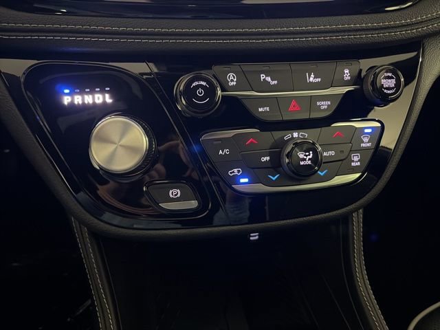 New 2026 Chrysler Pacifica Limited FWD image 39