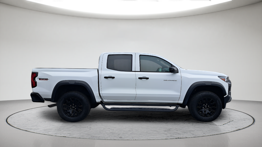 Used 2023 Chevrolet Colorado Trail Boss w/ Technology Package AWD/4WD image 2
