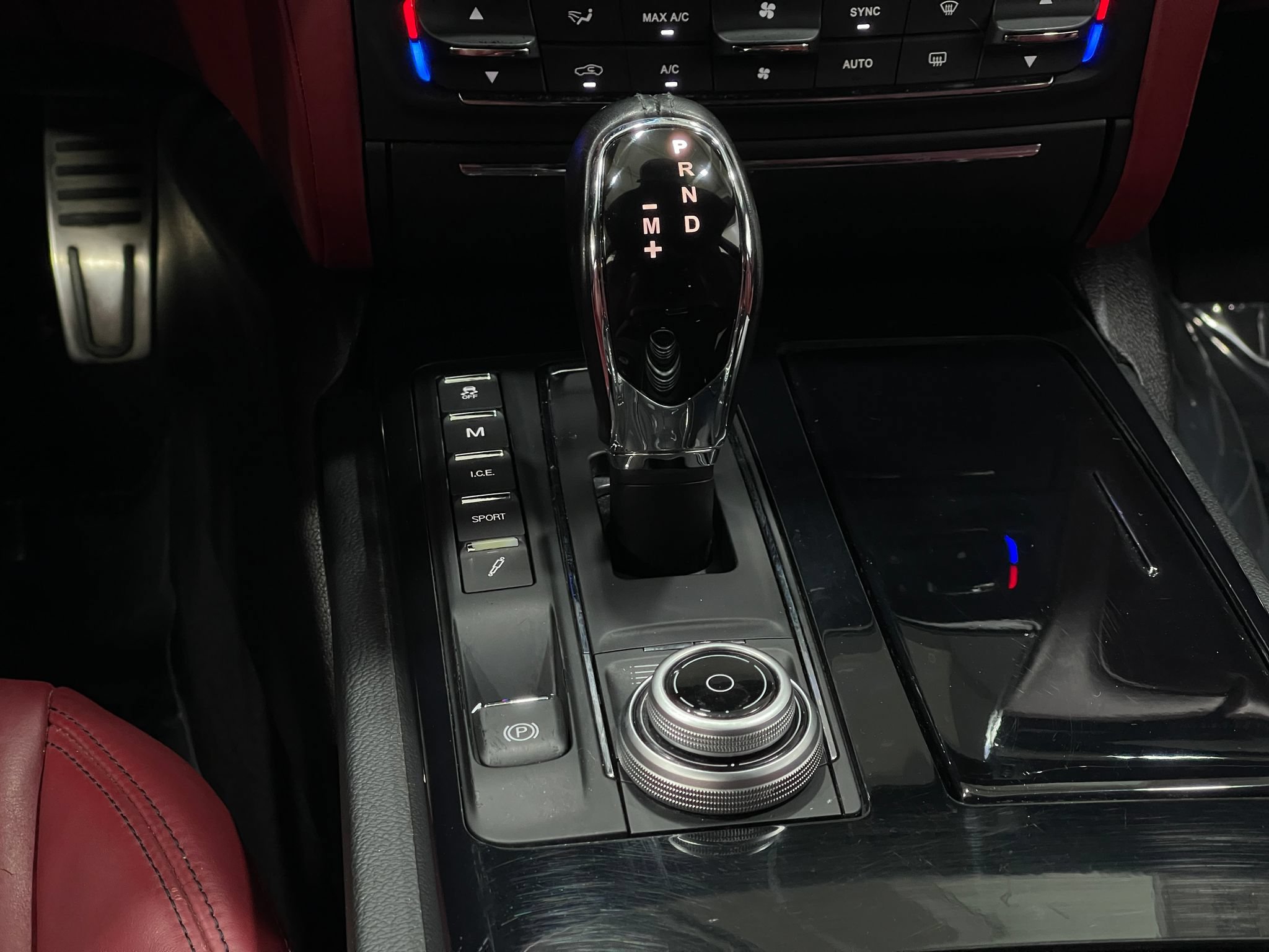 Used 2018 Maserati Quattroporte S GranSport Q4 AWD/4WD image 28