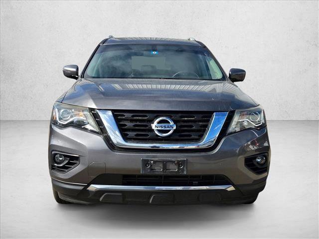 Used 2018 Nissan Pathfinder Platinum image 2