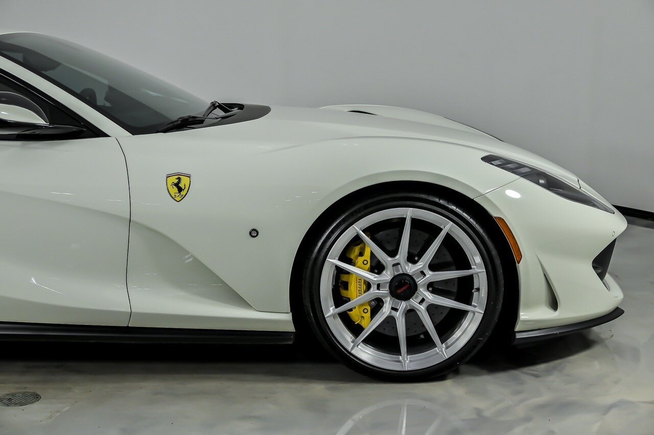 Used 2018 Ferrari 812 Superfast RWD image 15