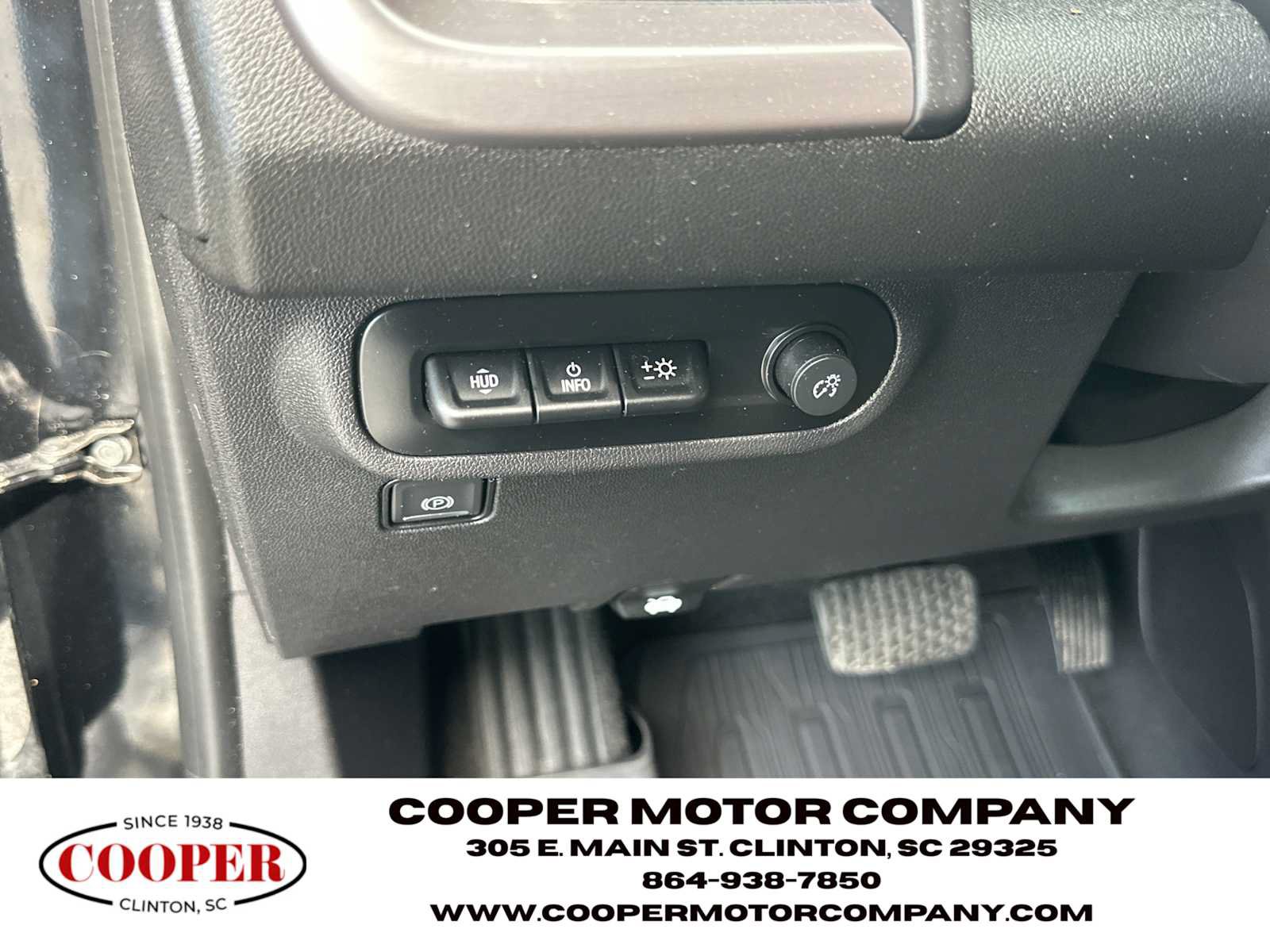Used 2024 GMC Terrain AT4 w/ Tech Package AWD/4WD image 28