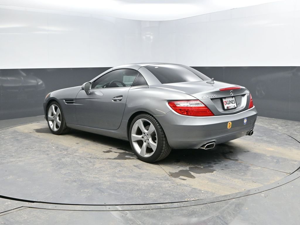 Used 2012 Mercedes-Benz SLK 350 image 6
