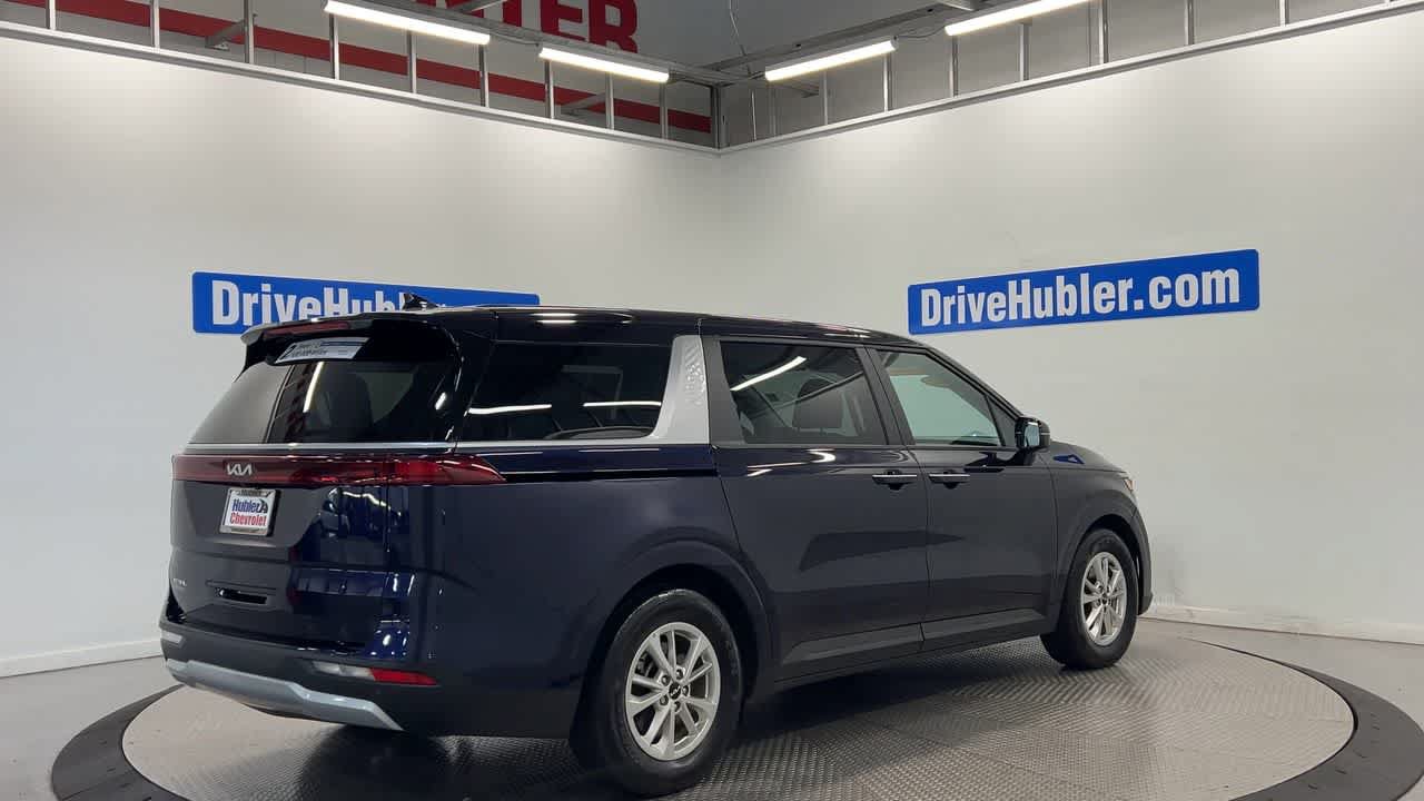 Used 2024 Kia Carnival LX FWD image 2
