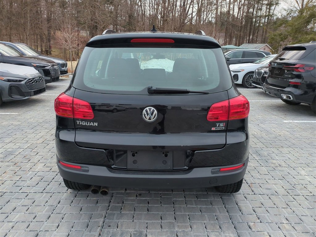 Used 2017 Volkswagen Tiguan S image 4