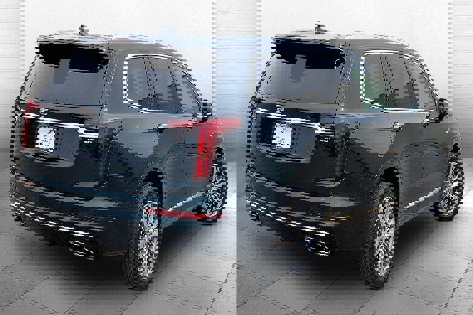 Certified 2024 Cadillac XT6 Premium Luxury image 13