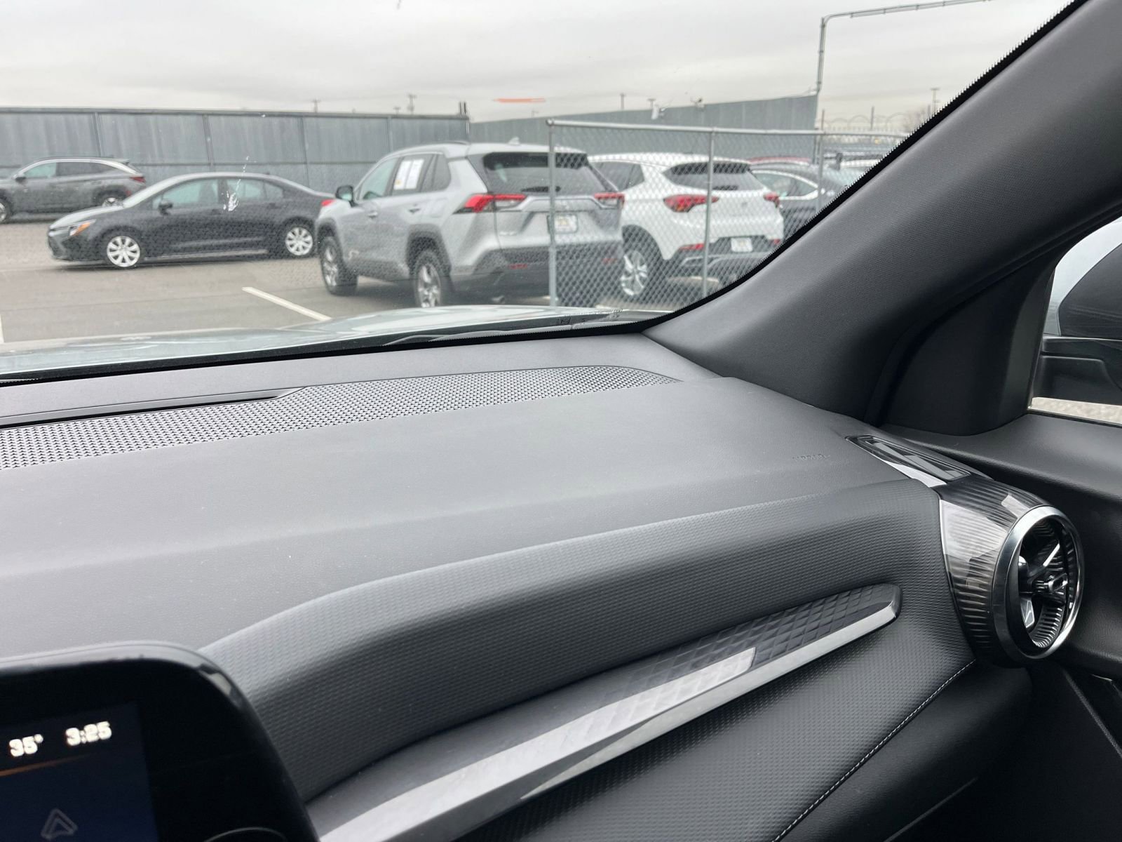 Used 2025 Chevrolet Equinox LT image 34