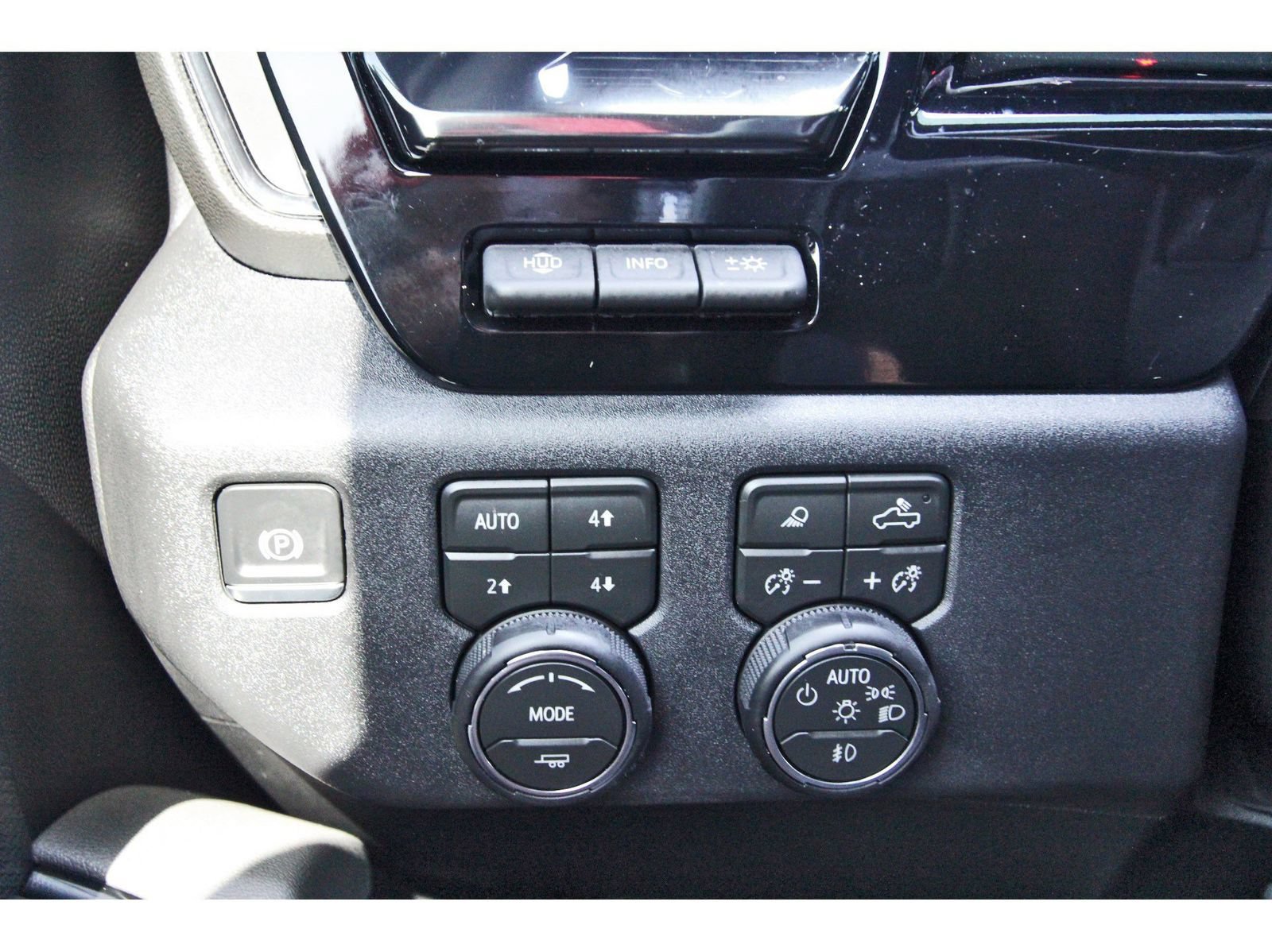Used 2026 Chevrolet Silverado 2500 ZR2 AWD/4WD image 19