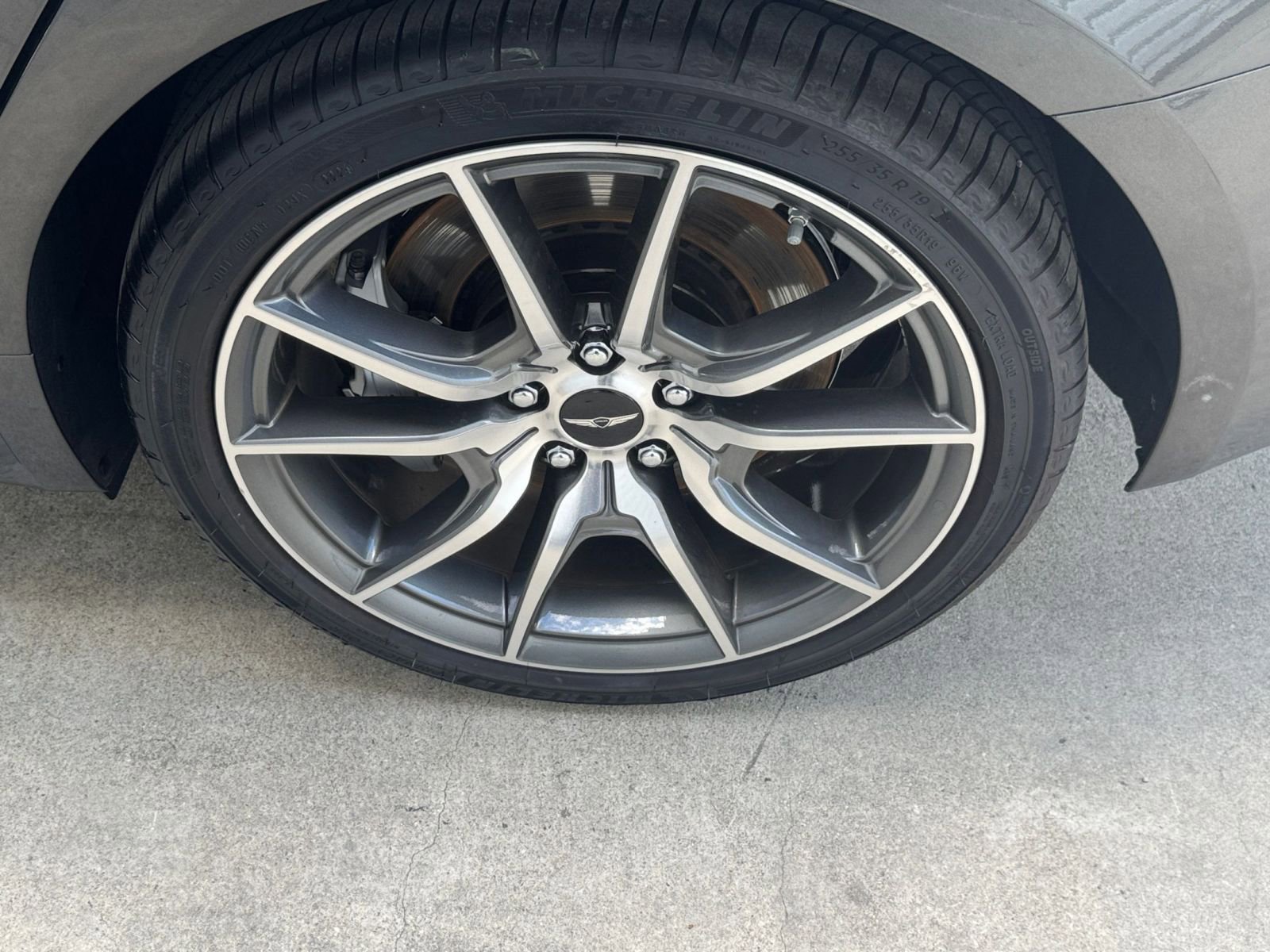 Used 2025 Genesis G70 2.5T image 30