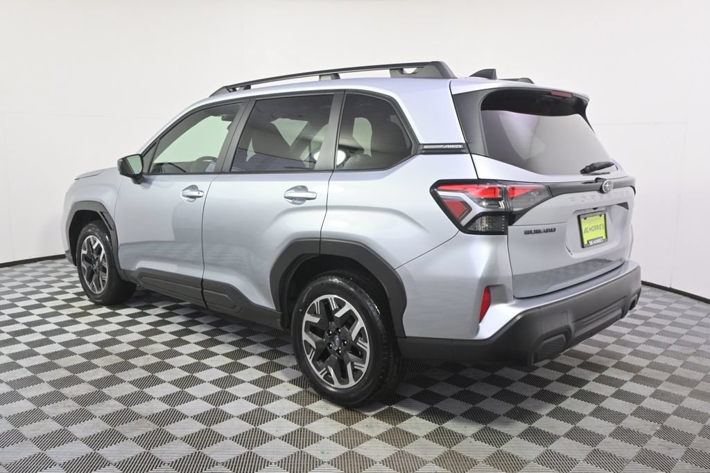 Used 2025 Subaru Forester Premium AWD/4WD image 3