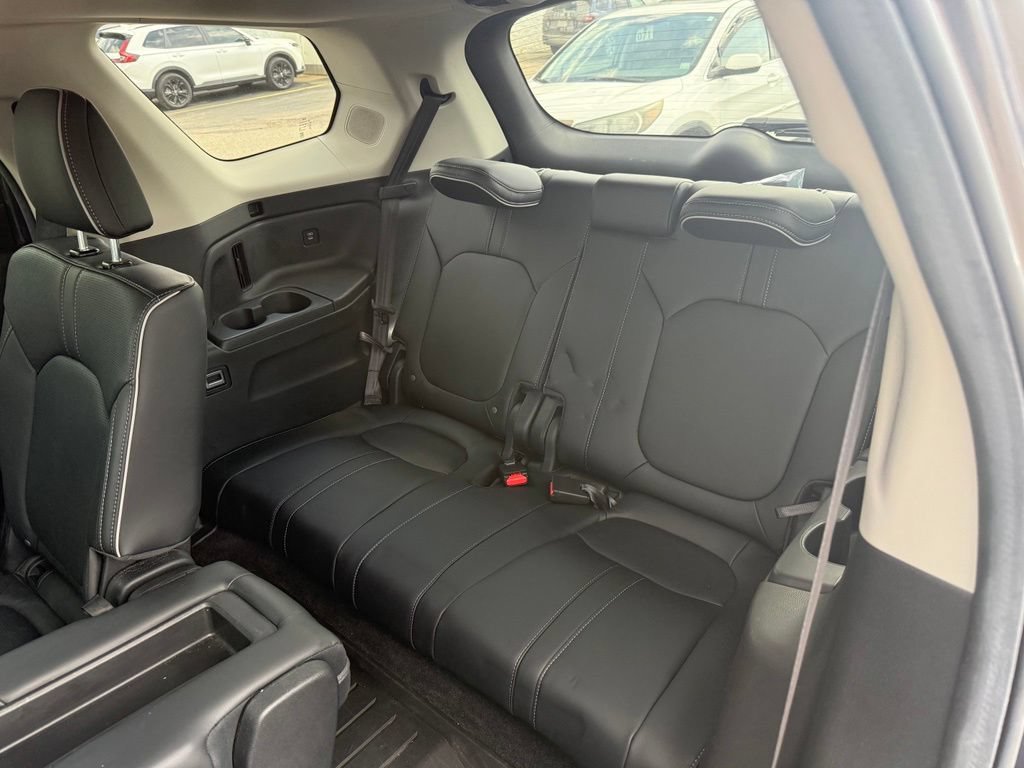 Used 2025 Honda Pilot Elite image 6