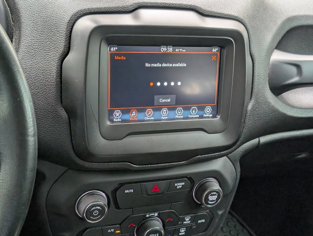 Used 2019 Jeep Renegade Trailhawk AWD/4WD image 26