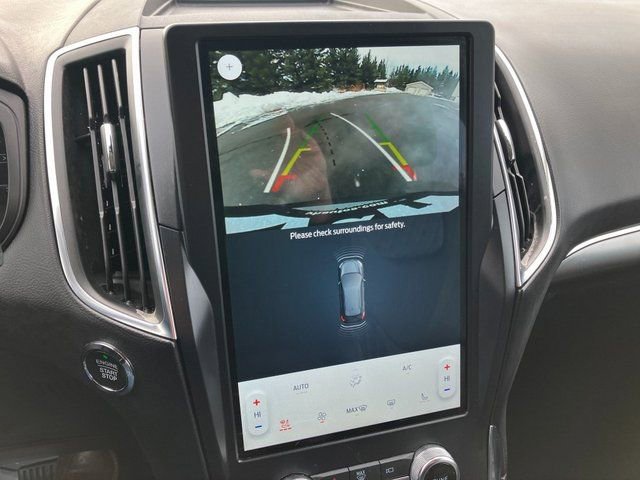 Used 2024 Ford Edge Titanium image 4