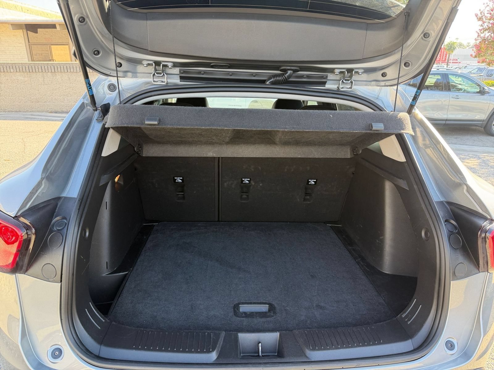 Used 2025 Chevrolet Trax LT FWD image 30
