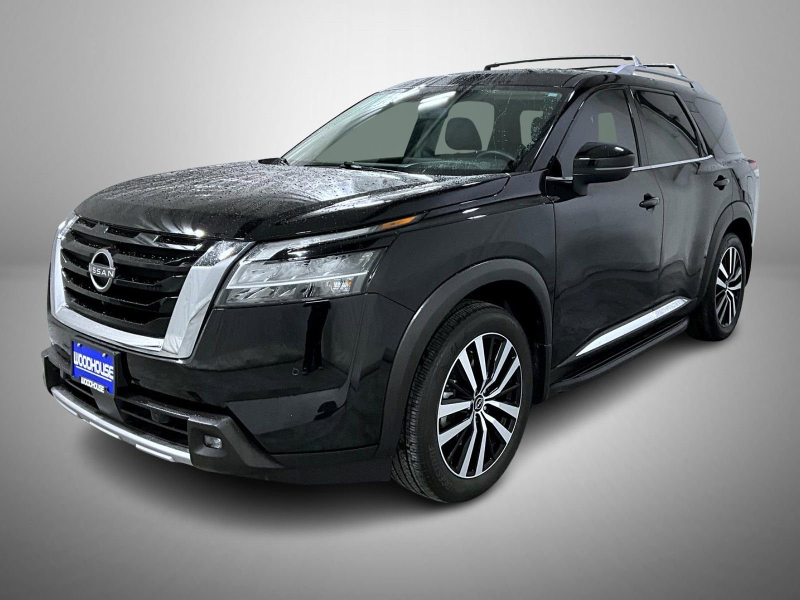 Used 2023 Nissan Pathfinder Platinum image 1