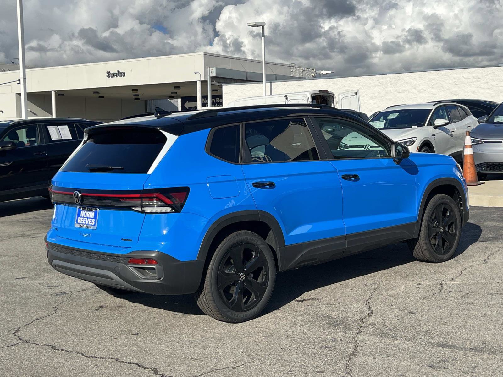 New 2026 Volkswagen Taos SE image 27