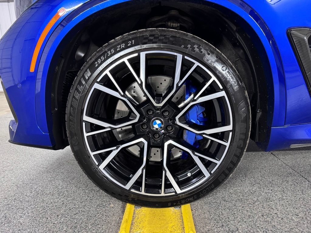 Used 2022 BMW X5 M w/ Executive Package AWD/4WD image 18