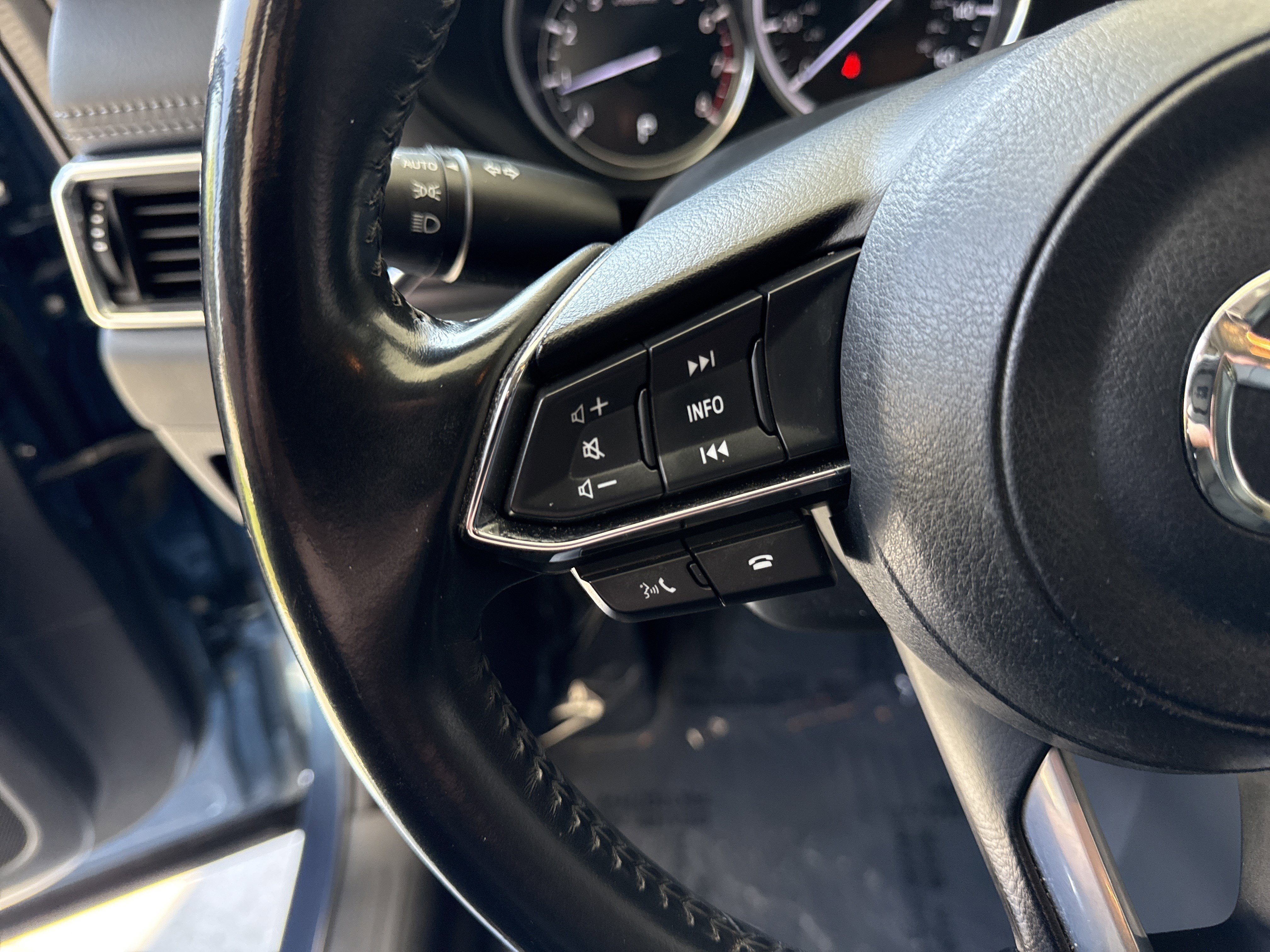 Used 2021 MAZDA CX-5 Touring image 18