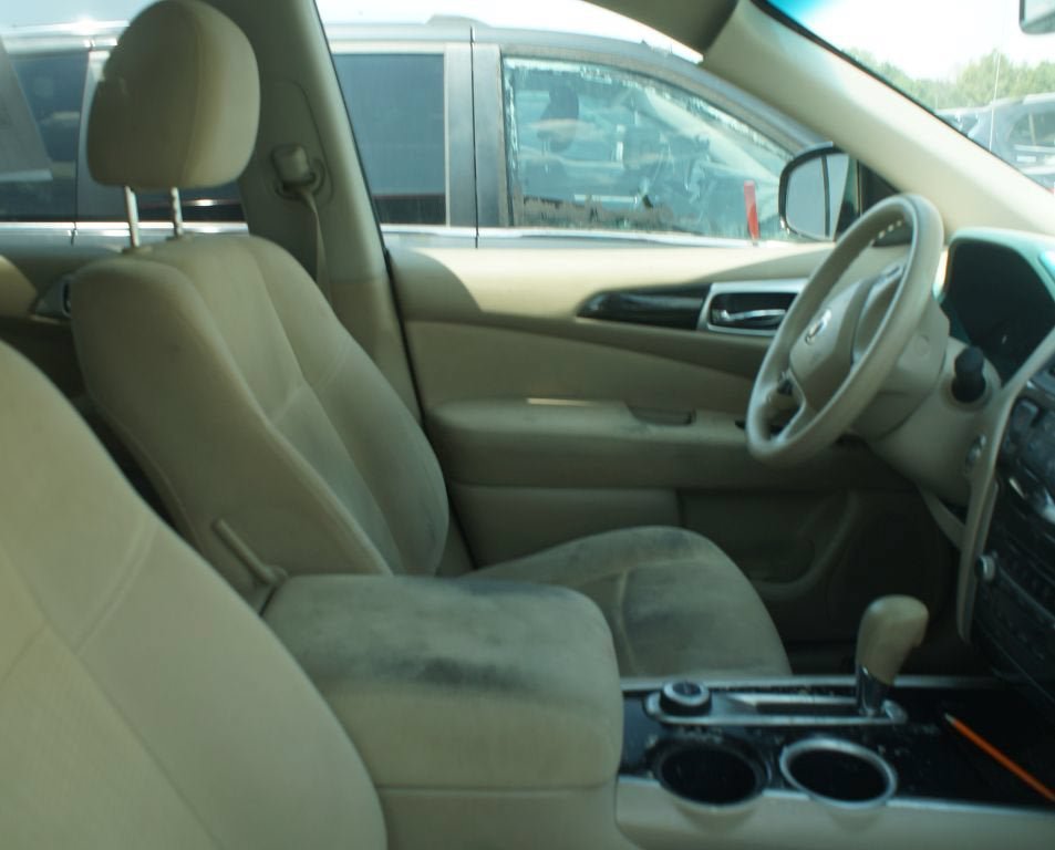 Used 2013 Nissan Pathfinder S AWD/4WD image 2