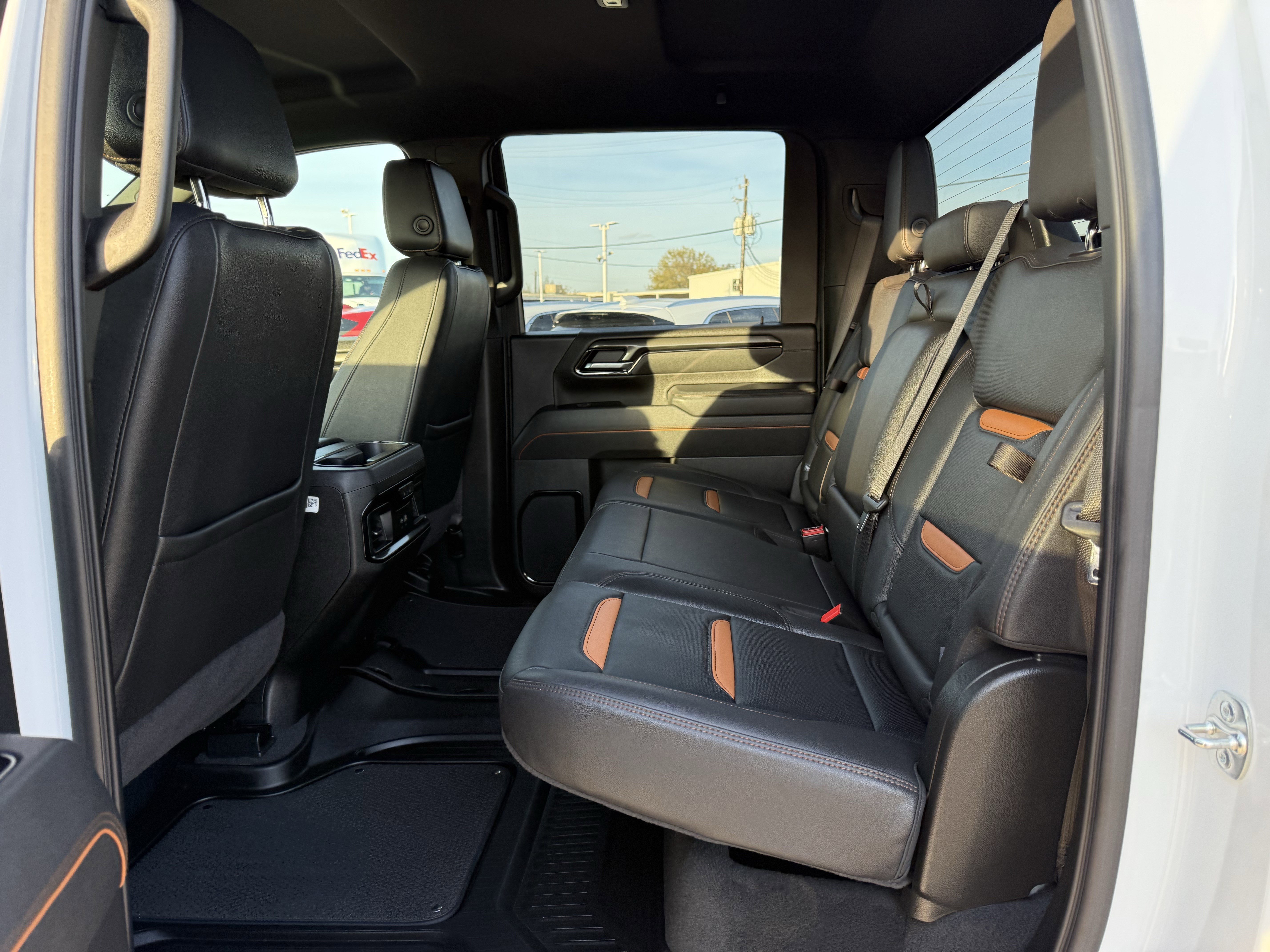 Used 2025 GMC Sierra 2500 AT4 image 27