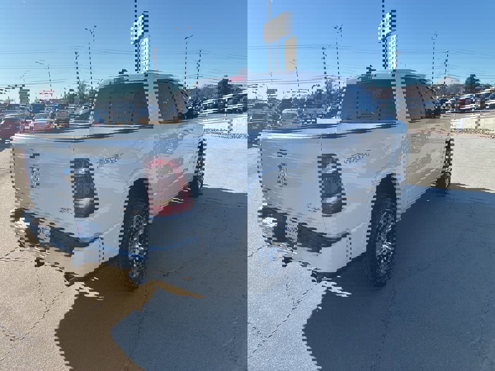 Used 2022 RAM 1500 Laramie w/ Sport Appearance Package image 7