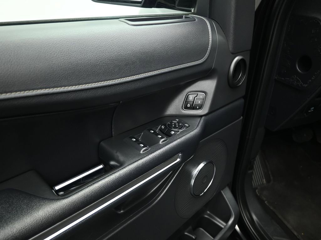 Certified 2024 Ford Expedition Max XLT image 10
