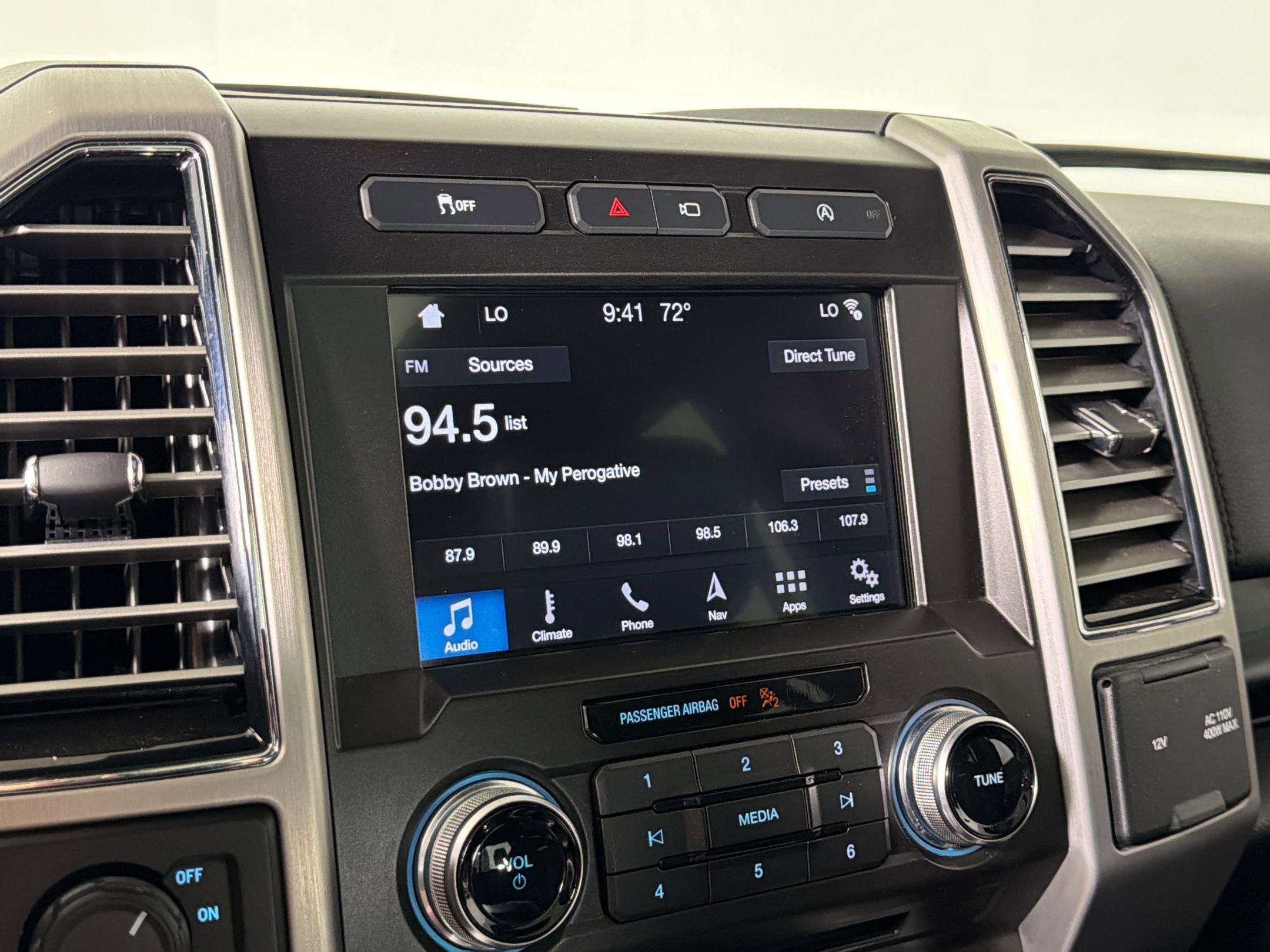 Used 2018 Ford F150 Platinum w/ Equipment Group 701A Luxury RWD image 22