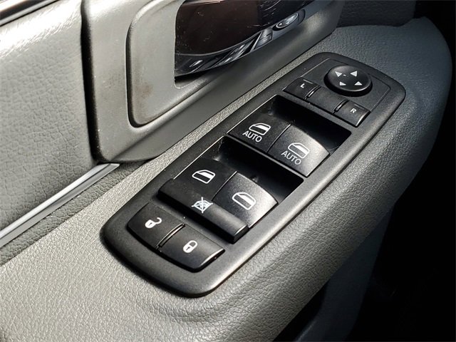 Used 2020 RAM 1500 Classic SLT image 21