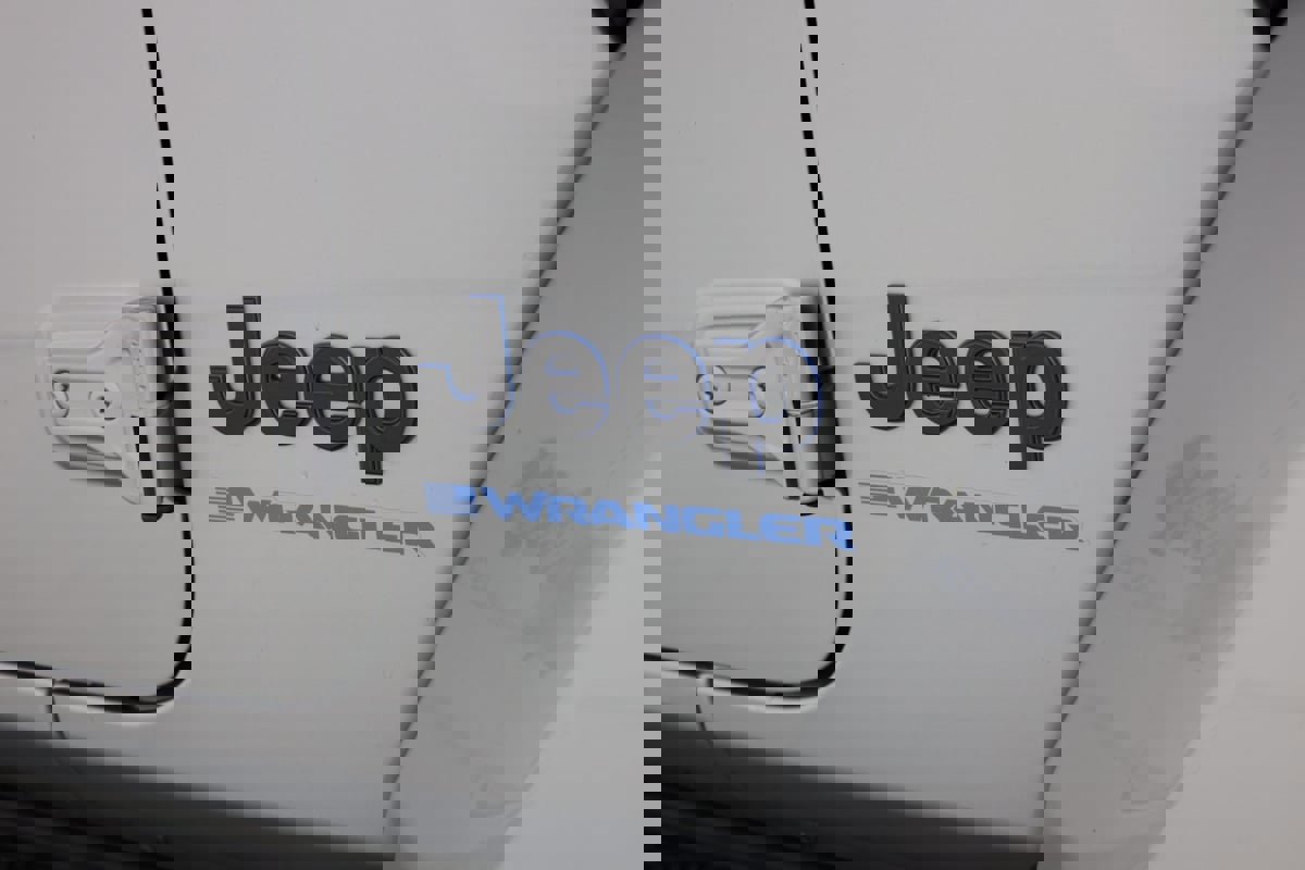 Used 2024 Jeep Wrangler Unlimited w/ Convenience Group image 46