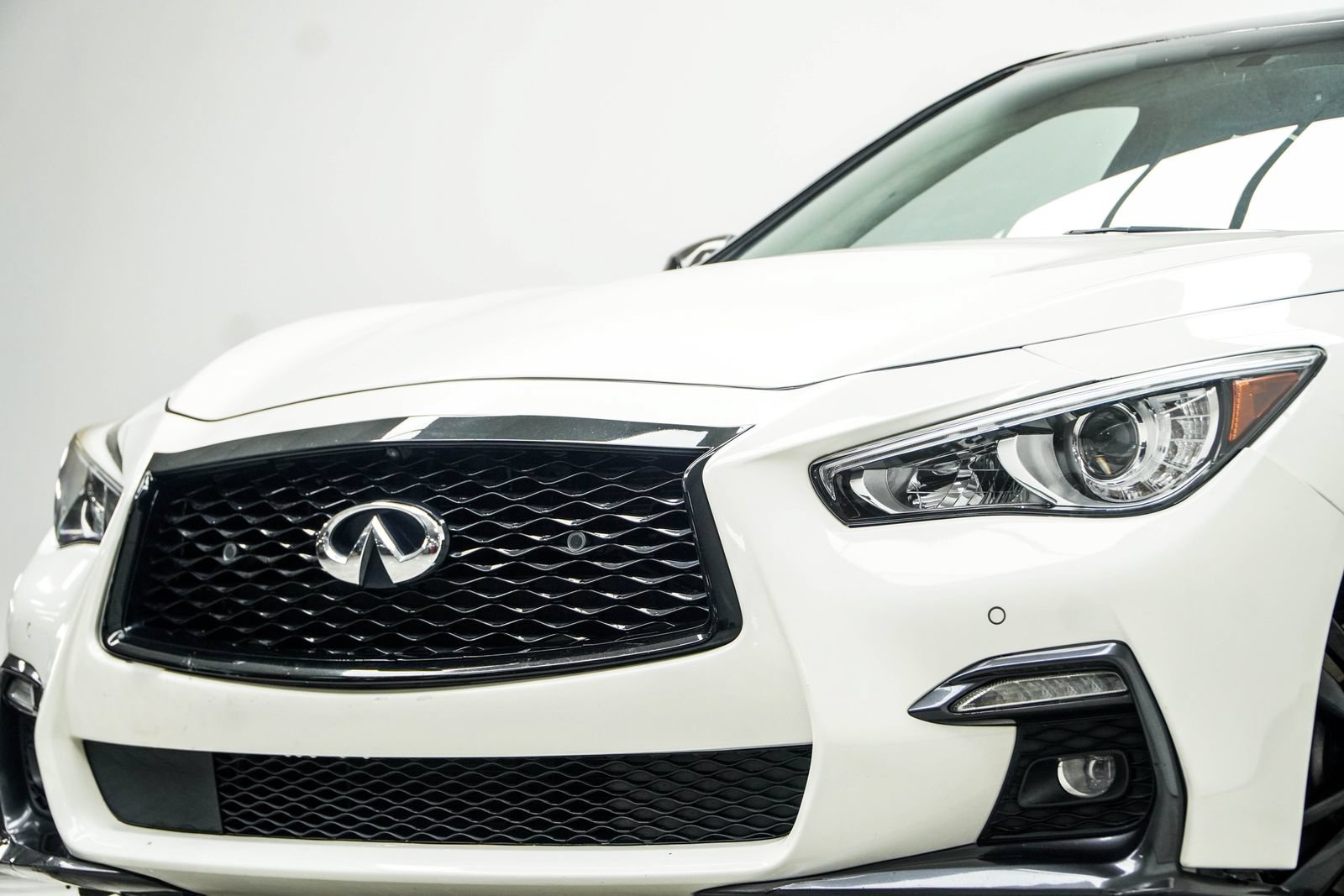 Used 2019 INFINITI Q50 Signature Edition AWD/4WD image 2