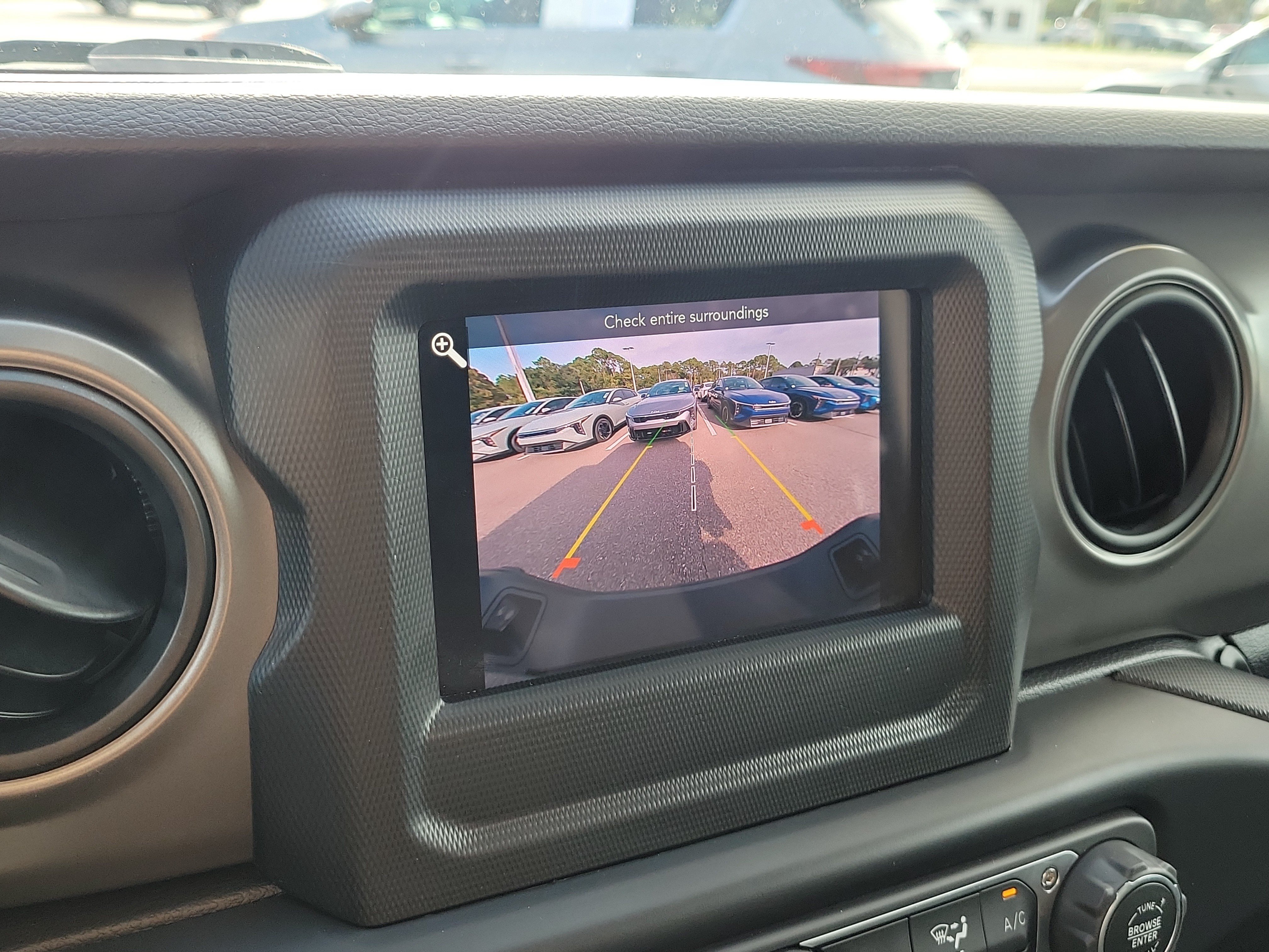 Used 2022 Jeep Gladiator Sport AWD/4WD image 31