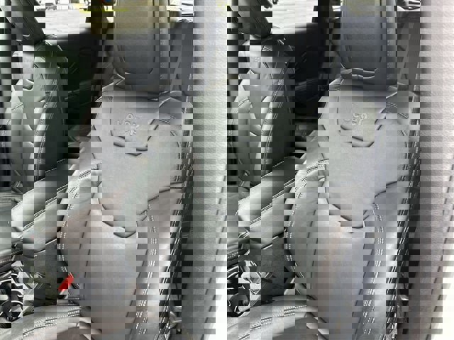 Used 2016 Jeep Cherokee Limited image 11