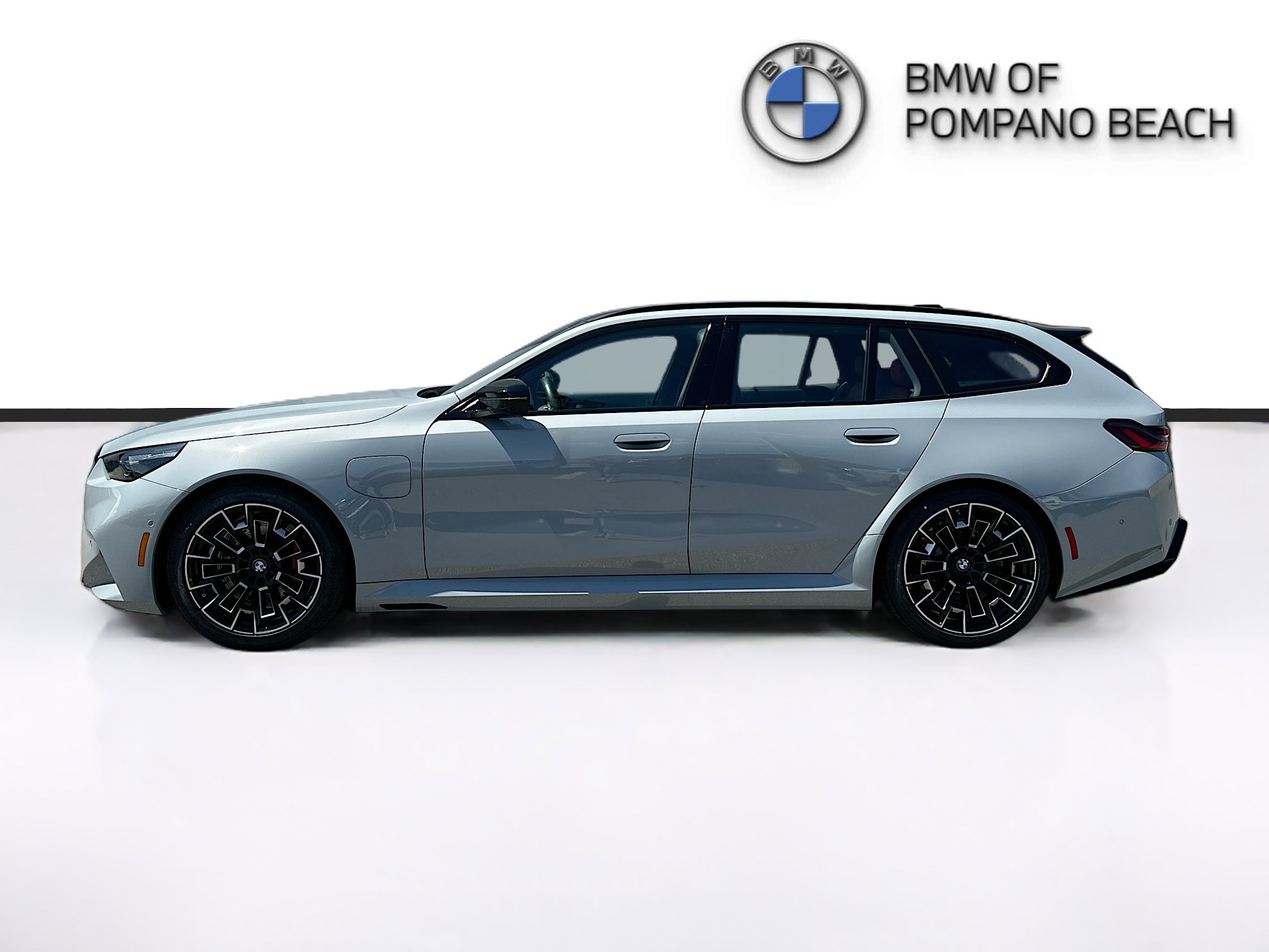 Used 2025 BMW M5 Touring w/ M Driver's Package AWD/4WD image 4