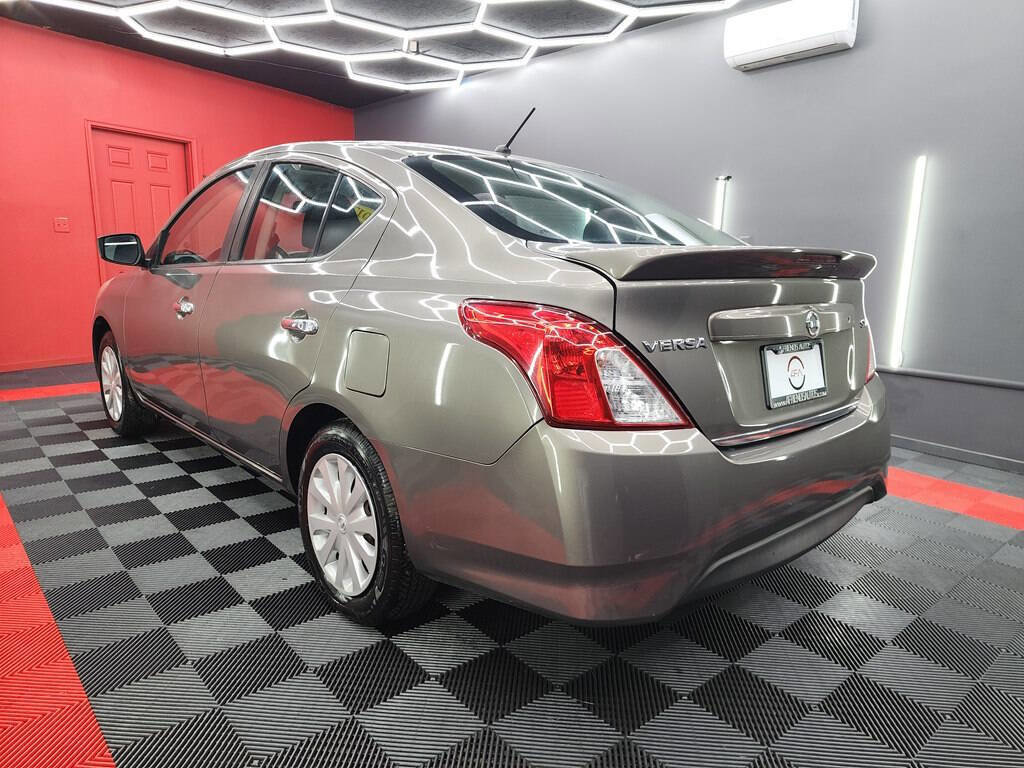 Used 2017 Nissan Versa SV FWD image 7