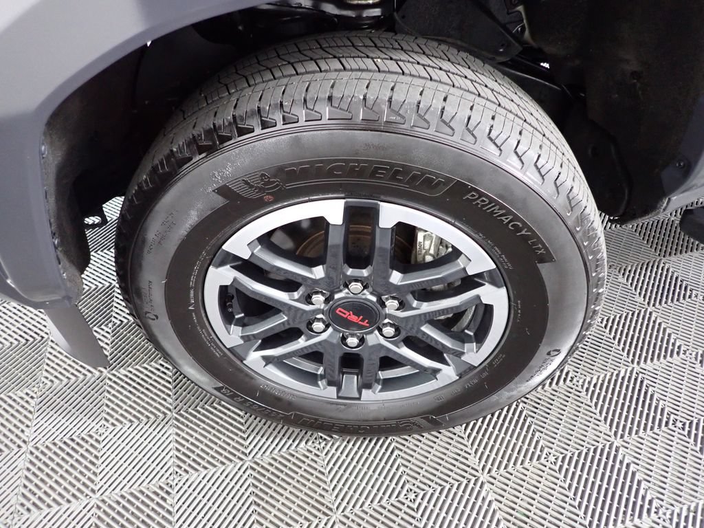 Used 2025 Toyota Tacoma TRD Sport AWD/4WD image 38