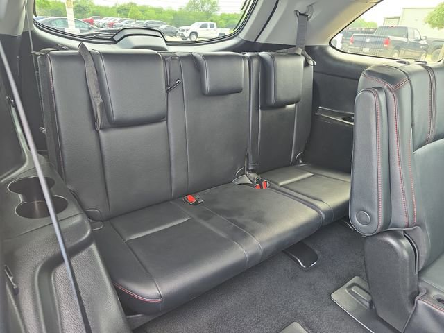 Used 2019 Toyota Highlander SE FWD image 12
