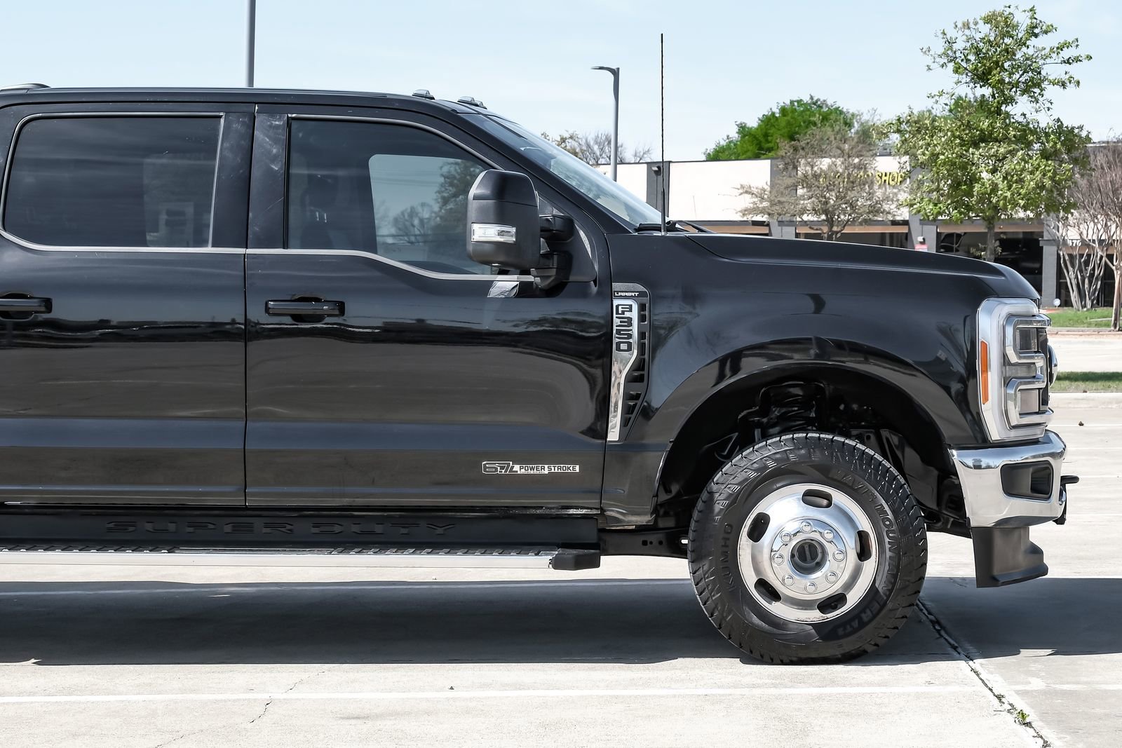 Used 2023 Ford F350 Lariat image 10