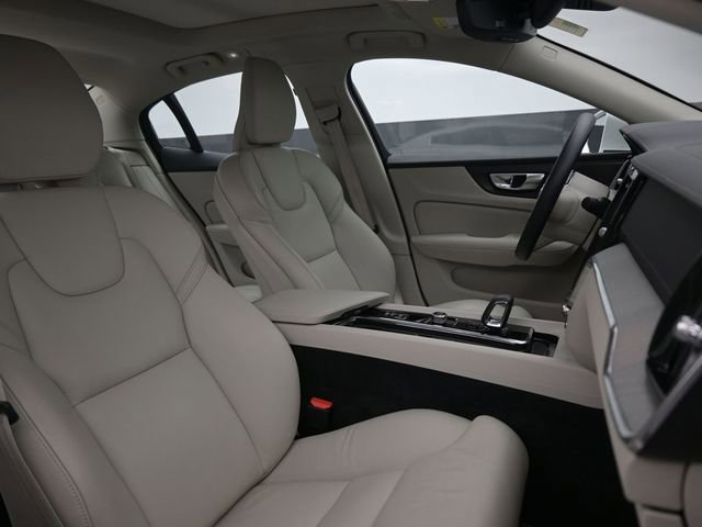 Used 2023 Volvo S60 B5 Ultimate w/ Climate Package image 33