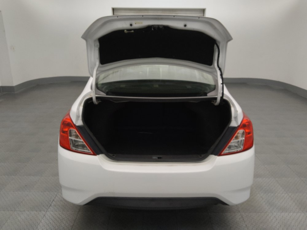 Used 2019 Nissan Versa SV FWD image 29