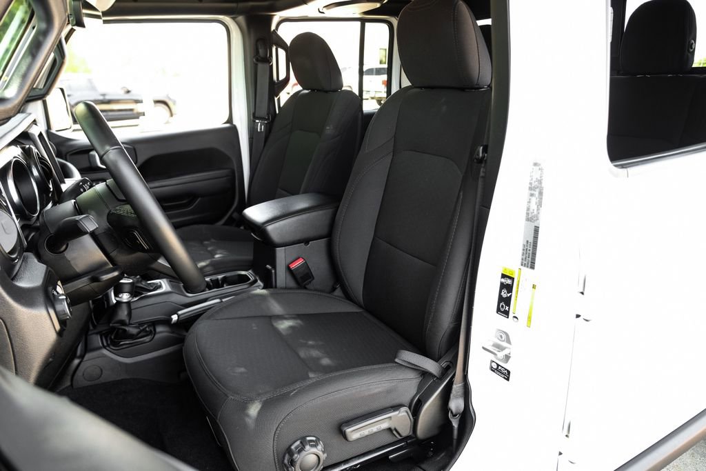 Used 2022 Jeep Gladiator Sport image 8