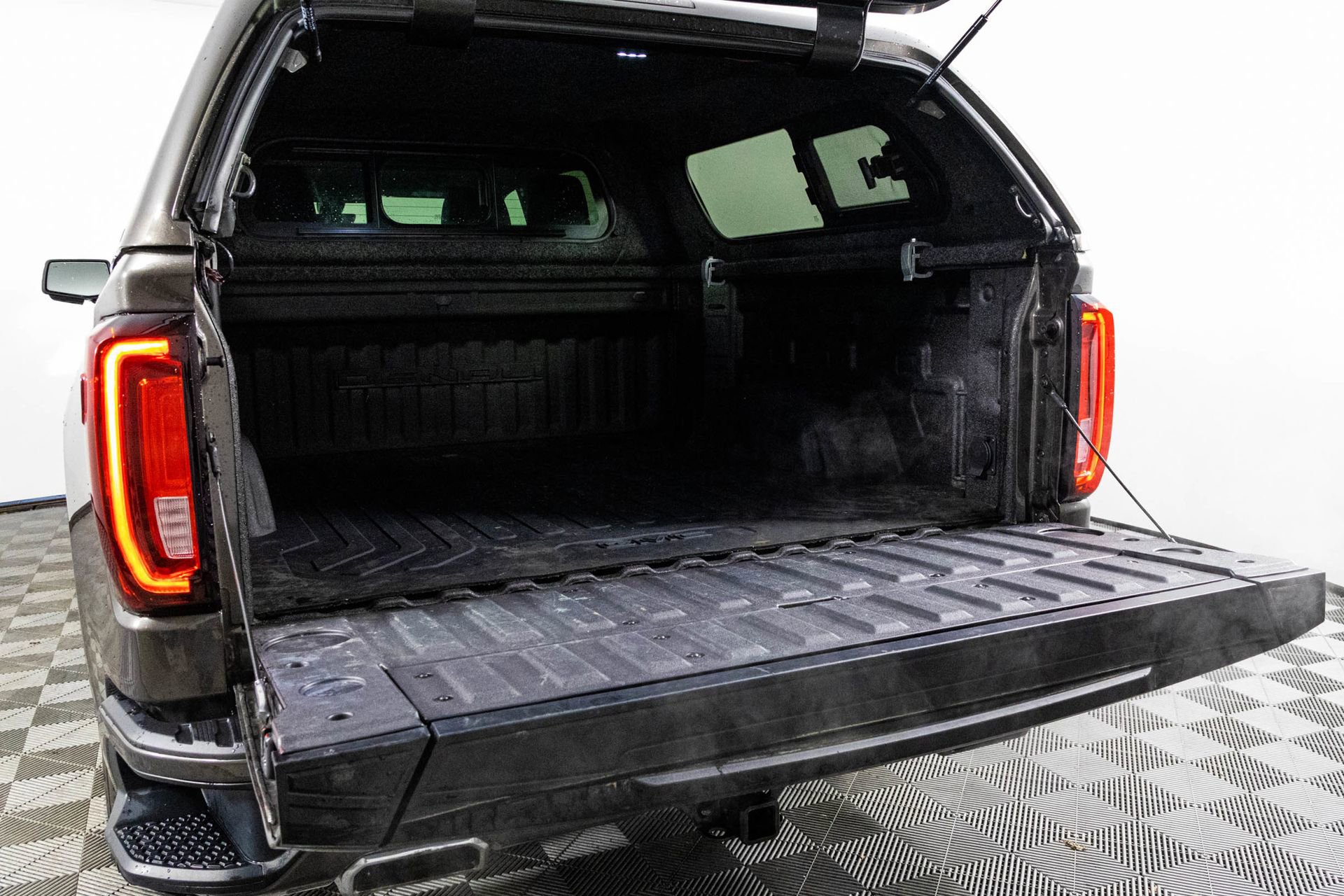 Used 2020 GMC Sierra 1500 Denali w/ Denali Ultimate Package image 34